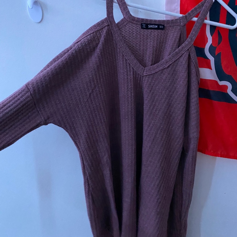 Open shoulder top